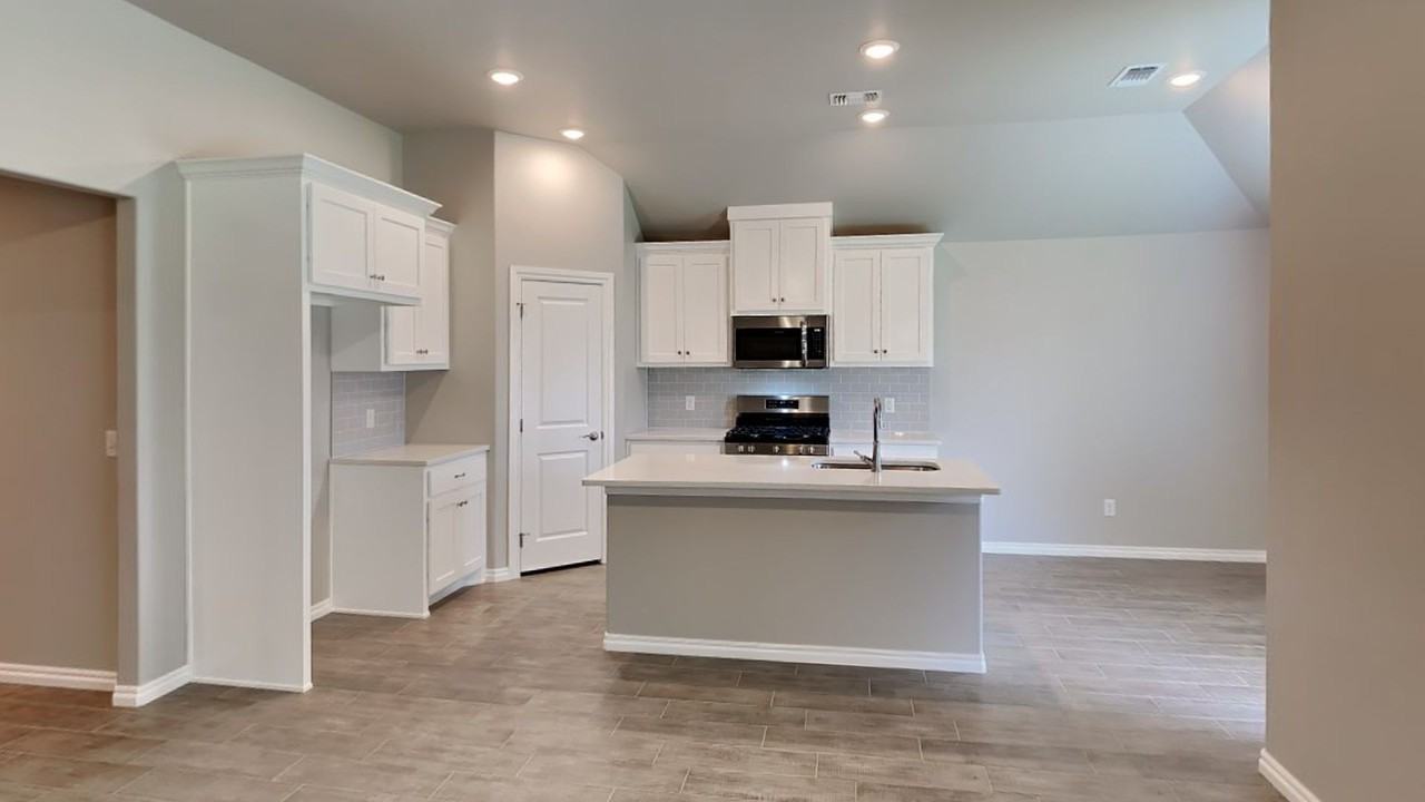 9004 Nw 127th Ter - Photo 5 of 20