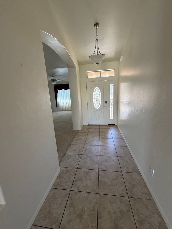 2189 Jacks Dr - Photo 2 of 32