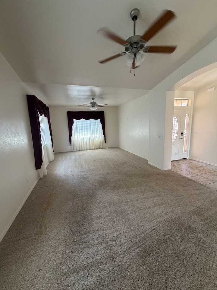 2189 Jacks Dr - Photo 6 of 32