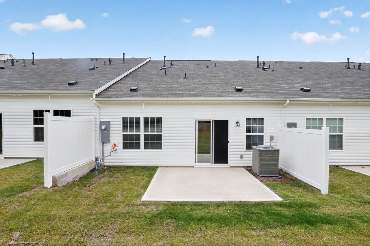 115 115 Holly Oak Court - Photo 3 of 30