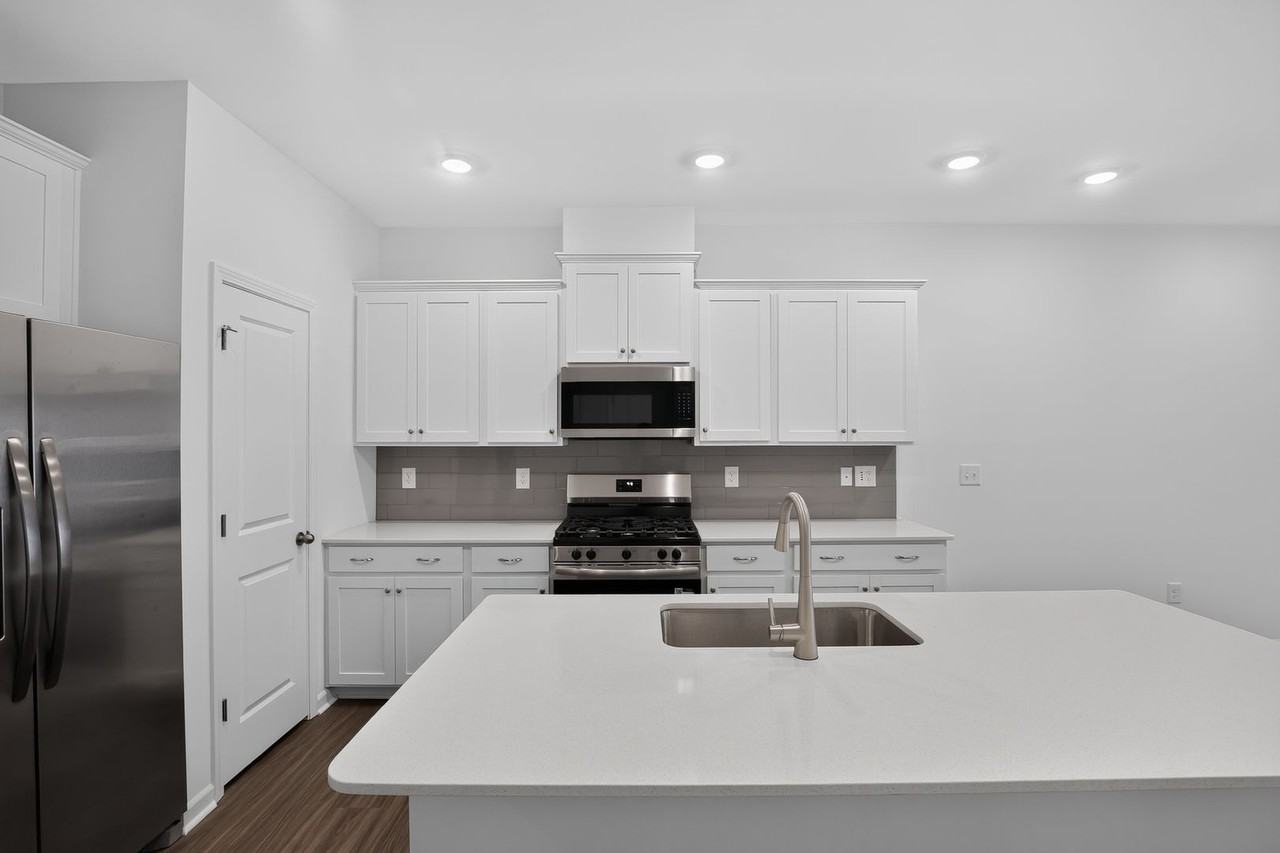 115 115 Holly Oak Court - Photo 7 of 30