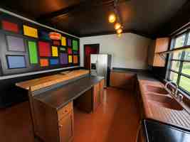 featured image of 615 N West St