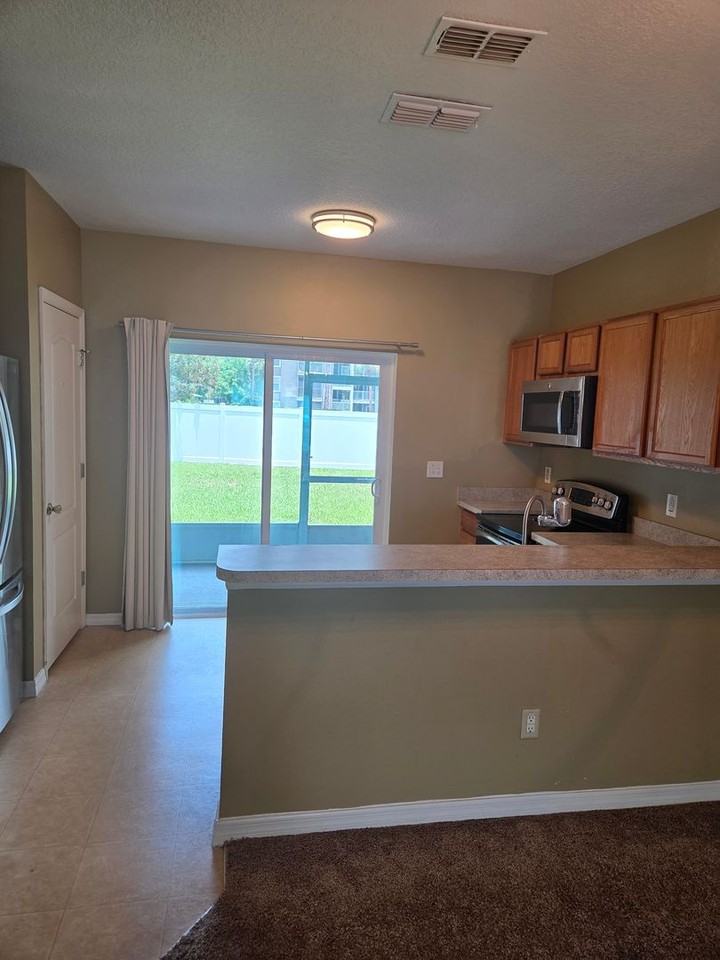 122 Wilton Cir - Photo 4 of 27