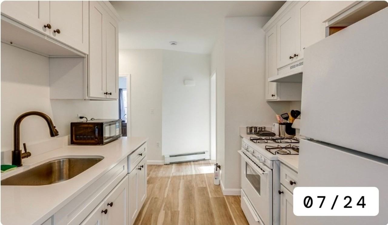 53 Hall St - Photo 2 of 10