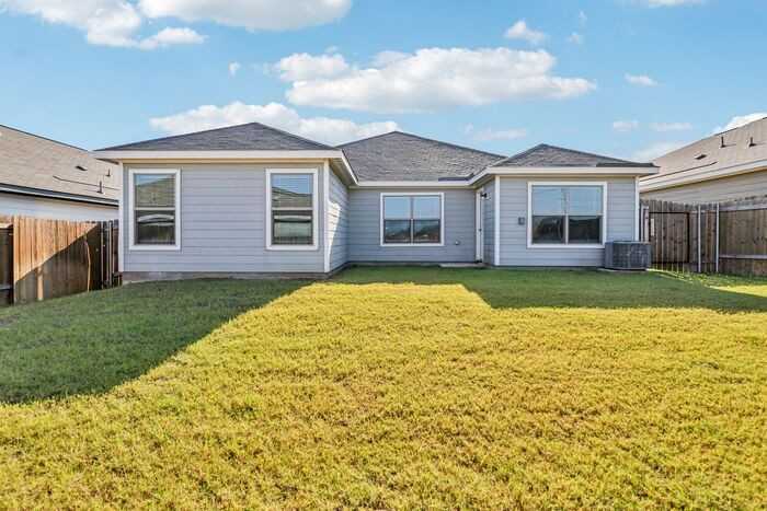 721 Trinity Trl - Photo 5 of 50