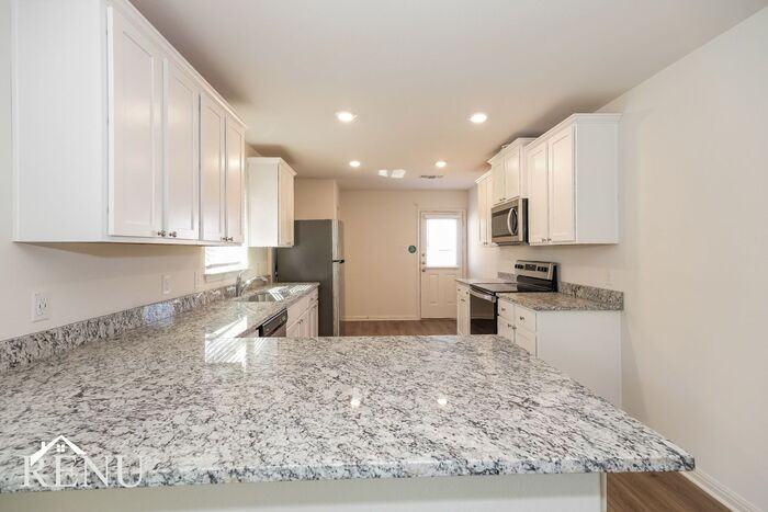 308 Crescent Park Dr - Photo 3 of 23