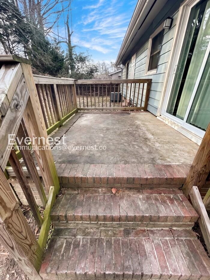 275 Efird St - Photo 7 of 18