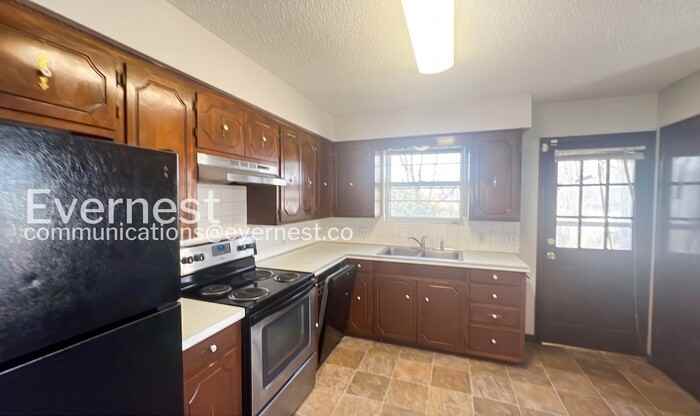 2356 S Crysler Ave - Photo 2 of 28