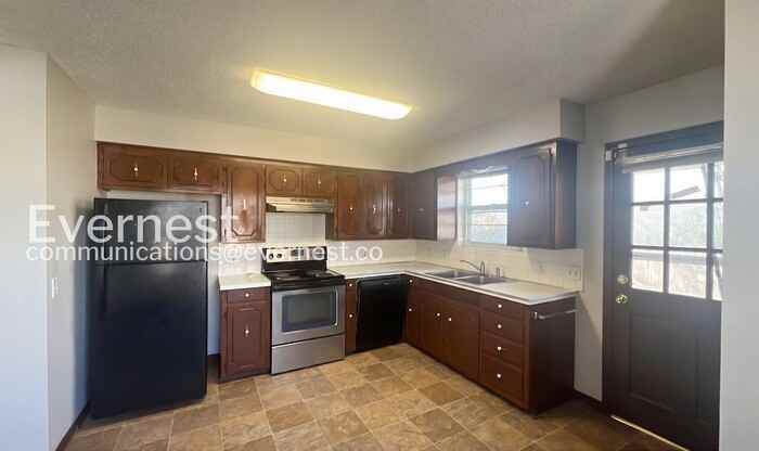 2356 S Crysler Ave - Photo 3 of 28
