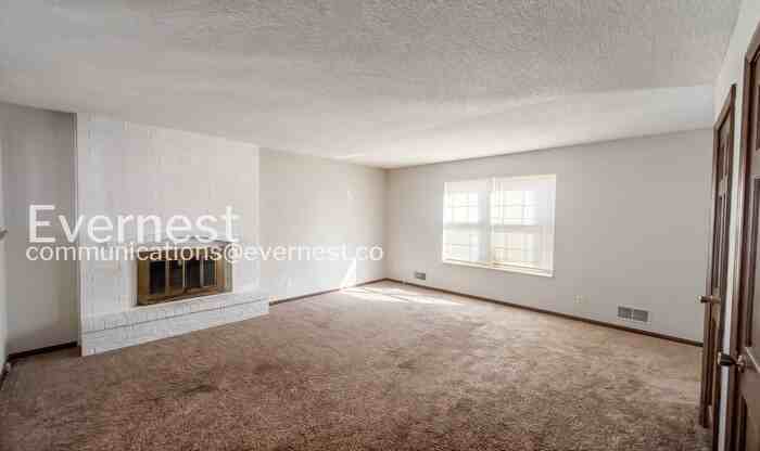 2356 S Crysler Ave - Photo 7 of 28