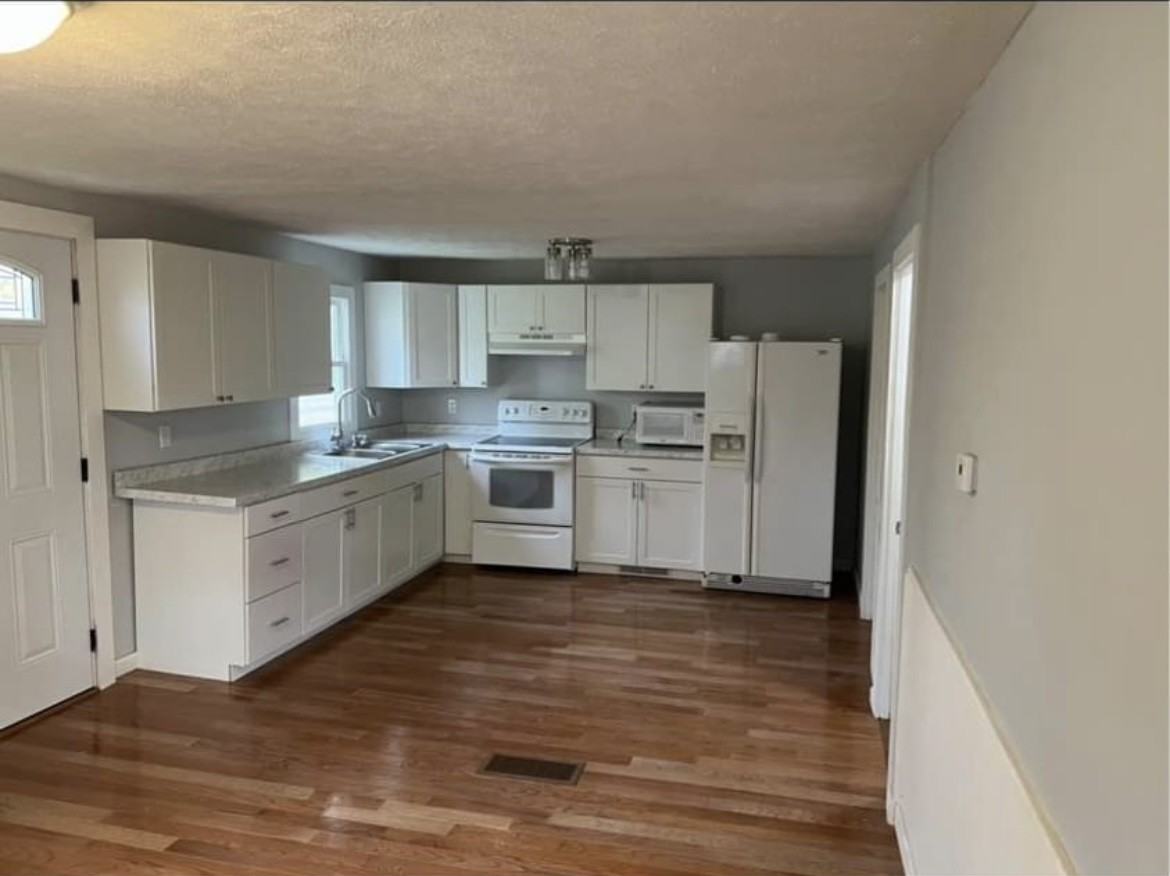 6181 Lakeshore Rd #NA - Photo 2 of 12