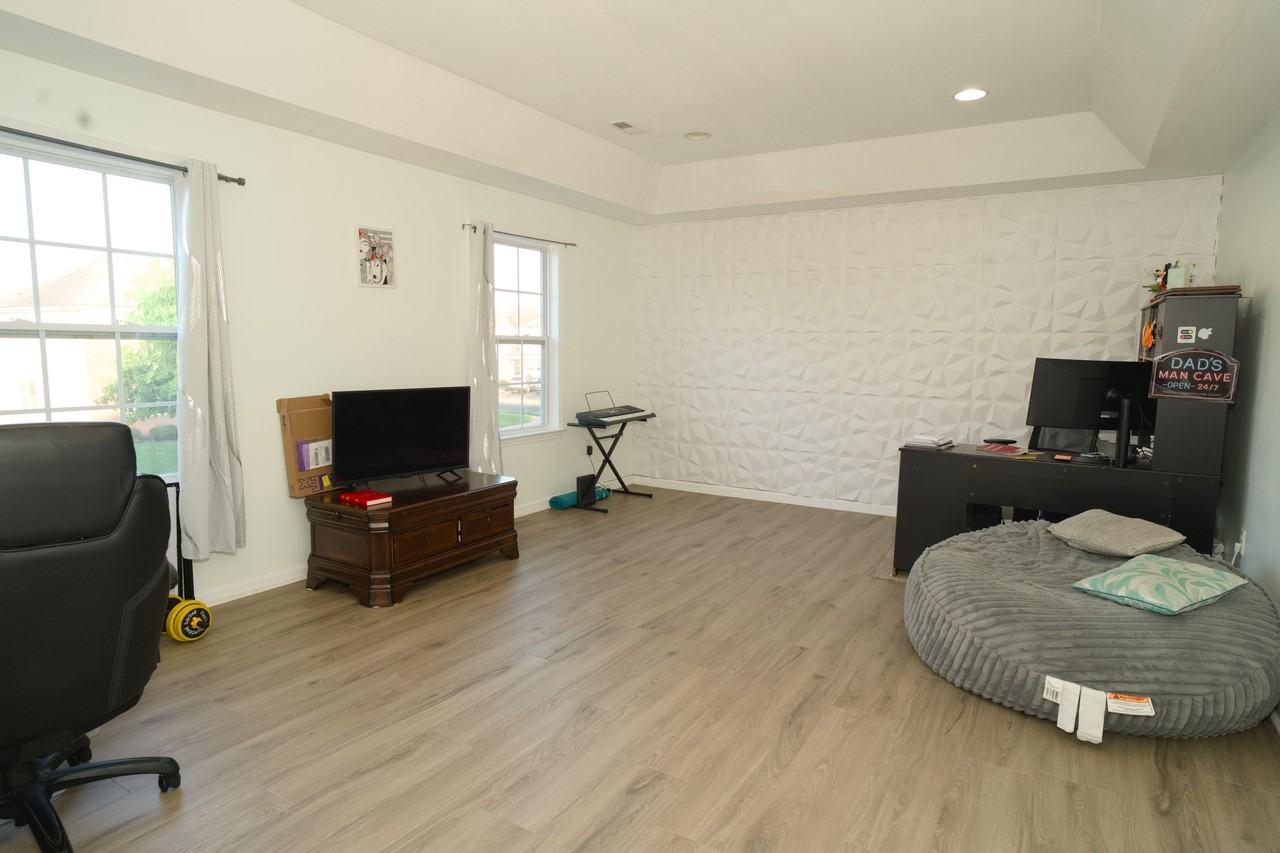 10 Dahlia Ct #NA - Photo 2 of 13