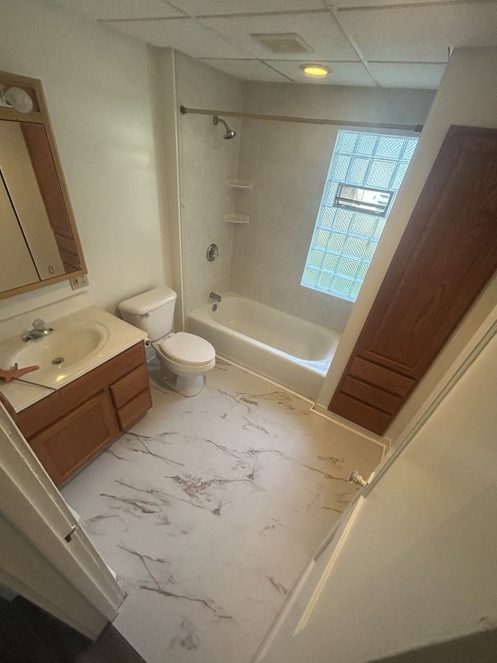 1329 S 89th St - Photo 2 of 8
