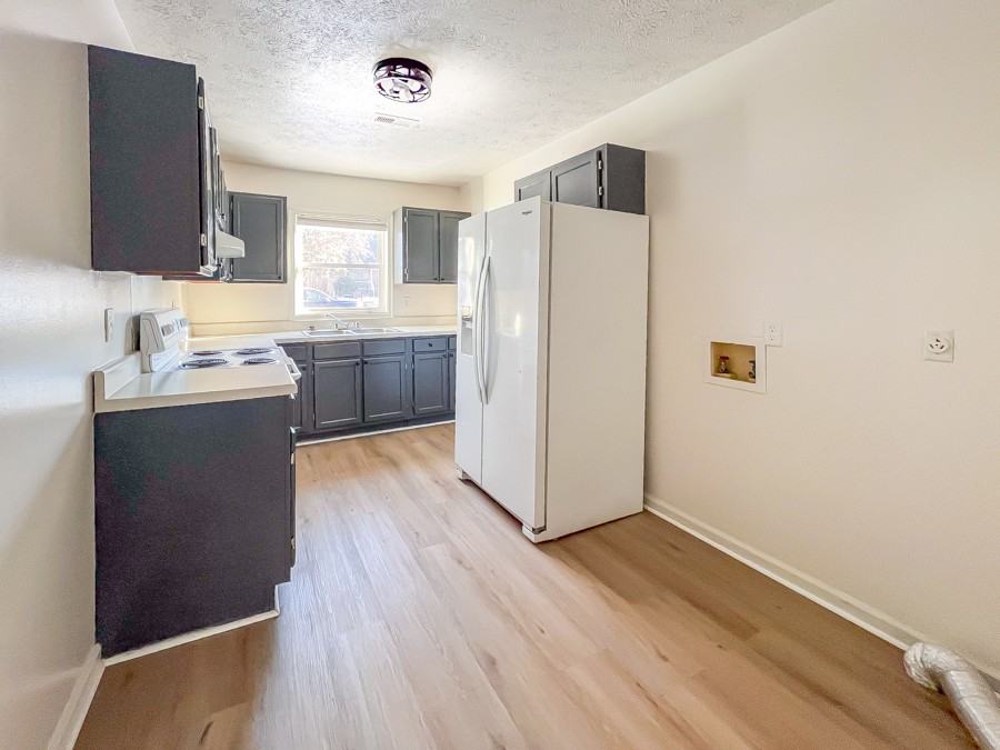 16 Fox Hill Dr #16 - Photo 2 of 10