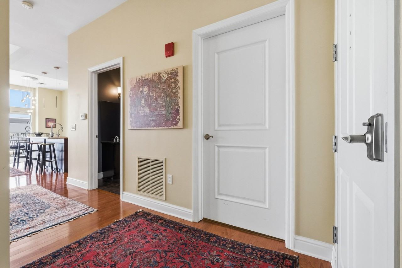 941 Penn Ave #902 - Photo 5 of 42