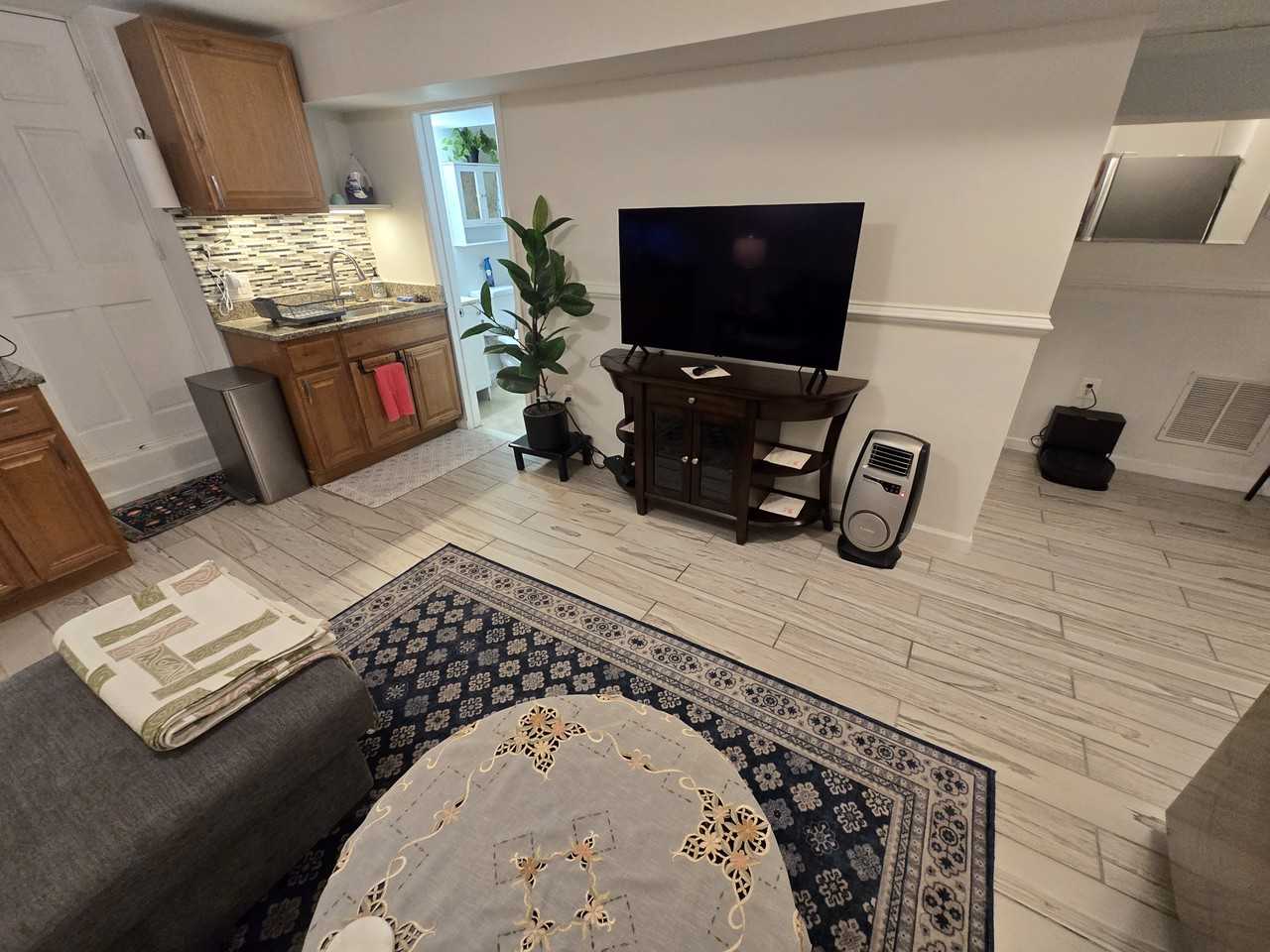 619 Irving St Nw #NA - Photo 4 of 27