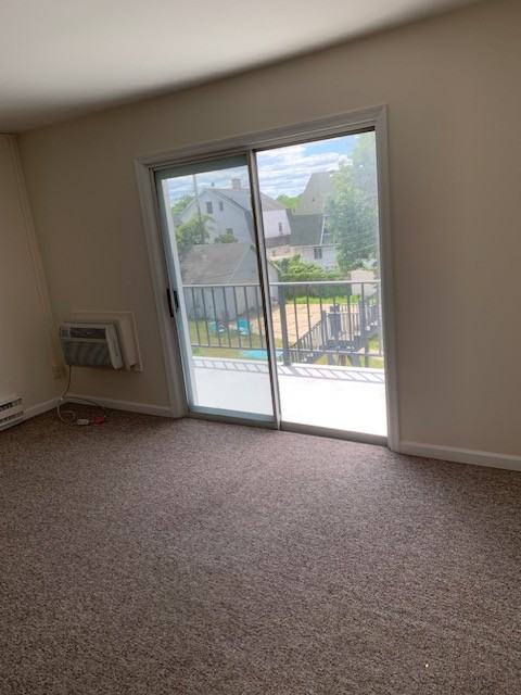 402 6th Ave #18 - Photo 4 of 9