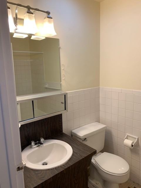 402 6th Ave #18 - Photo 6 of 9