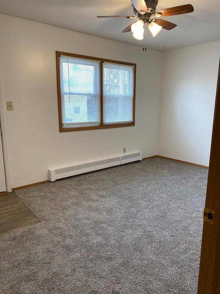 401 Southwest Elm Street - Photo 5 of 10
