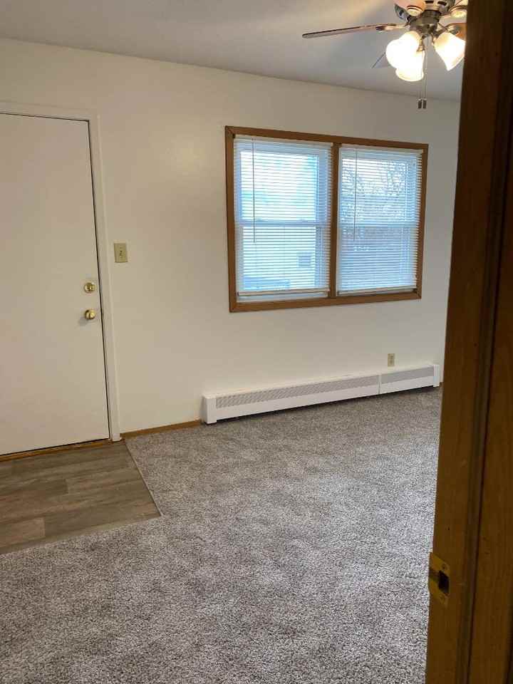 401 Southwest Elm Street - Photo 6 of 10