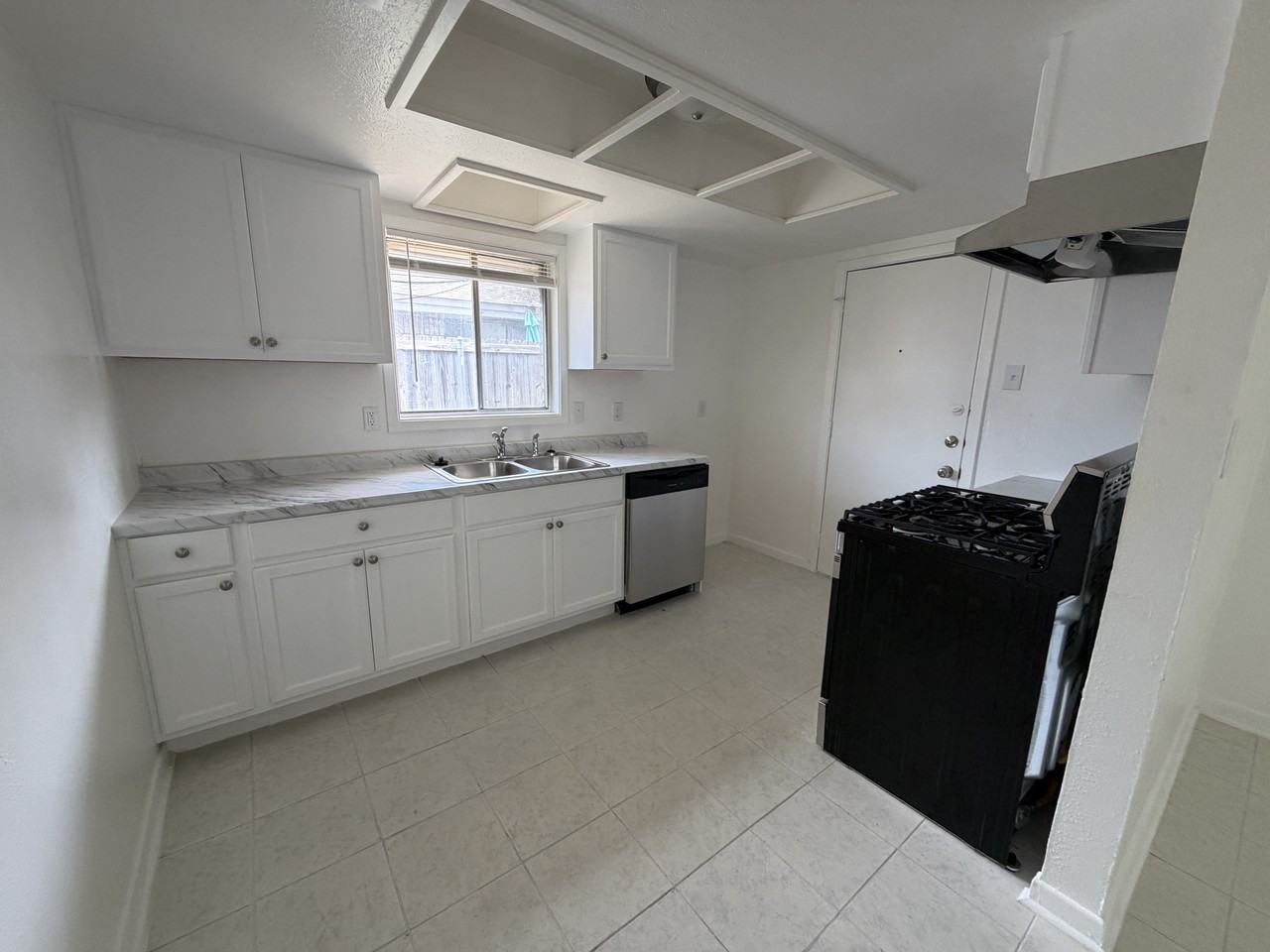3020 Lourdes St #3020 - Photo 2 of 7