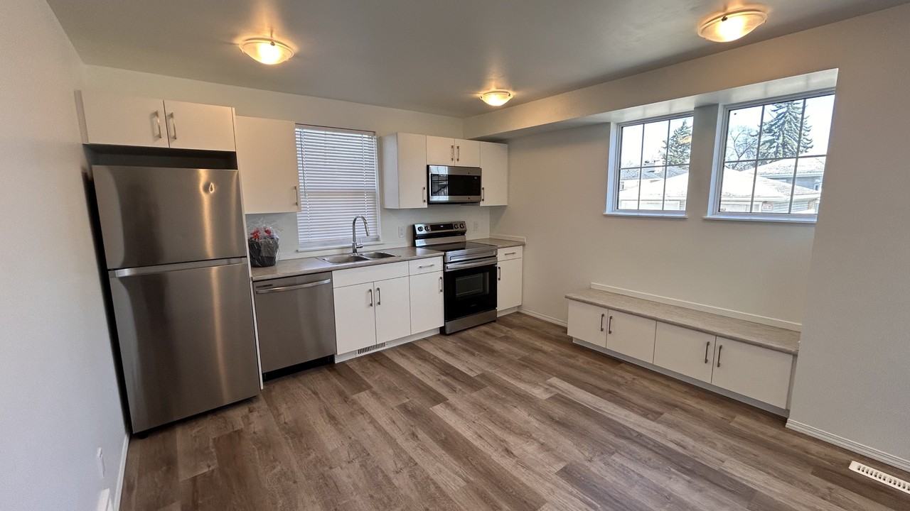 SF217 | 1 Month Free – 2 Bedroom Basement Suite in Newton - Photo 5 of 13