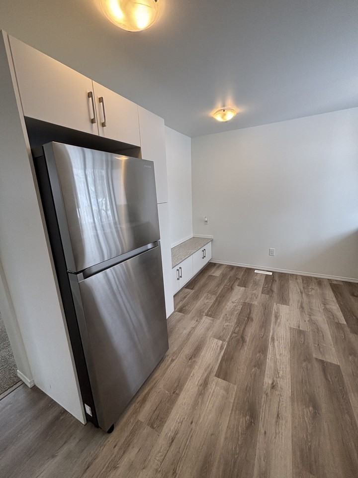SF223 – Newton Garden Suite for Rent | 4 - Photo 4 of 27