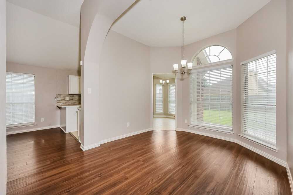 2613 Clovermeadow Dr - Photo 5 of 16