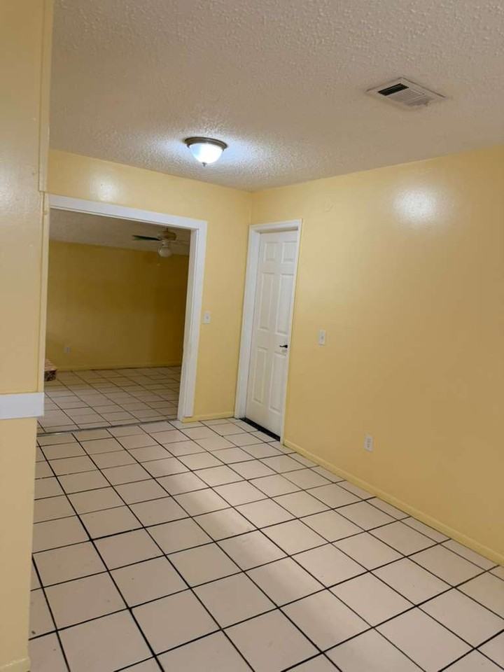 1715 Bentley Blvd #1 - Photo 6 of 23