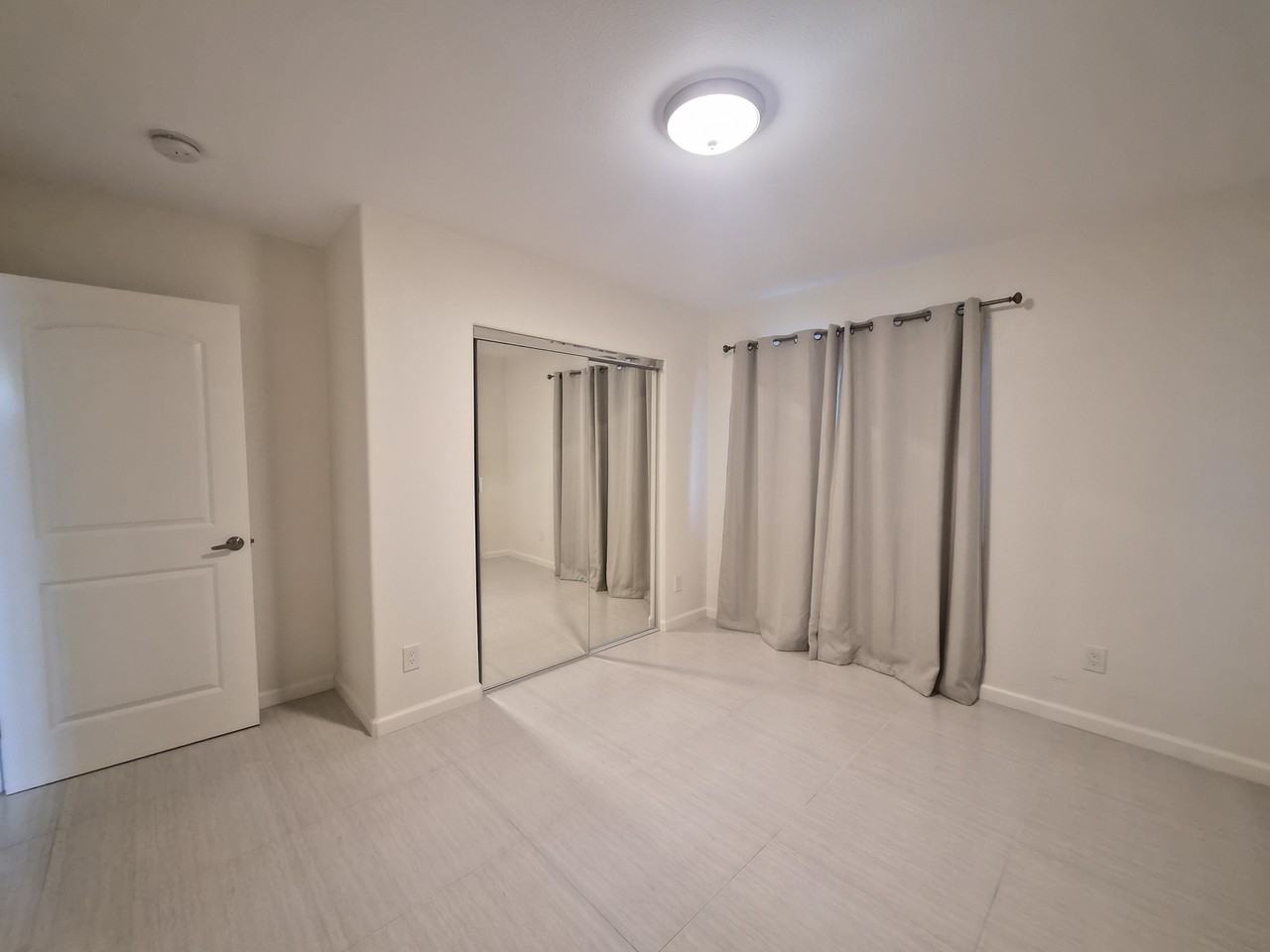 3429 HARDING AVE- AGENT: DAVID NAGATORI-DOWNSTAIRS - Photo 6 of 9