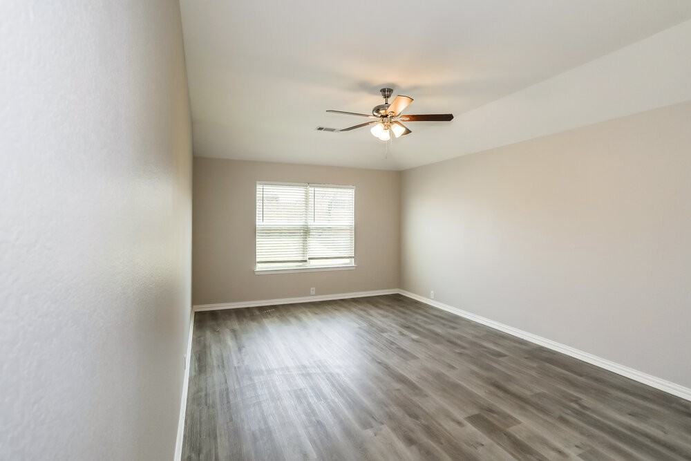1813 Sparrow Ln - Photo 7 of 16
