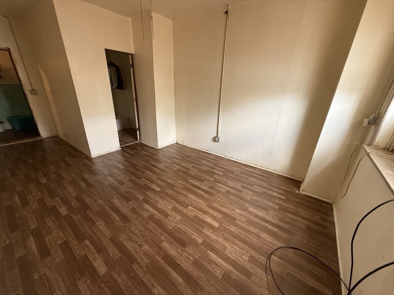 712 1/2 Brook Ave - Photo 3 of 5