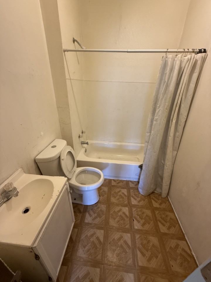 712 1/2 Brook Ave - Photo 5 of 5