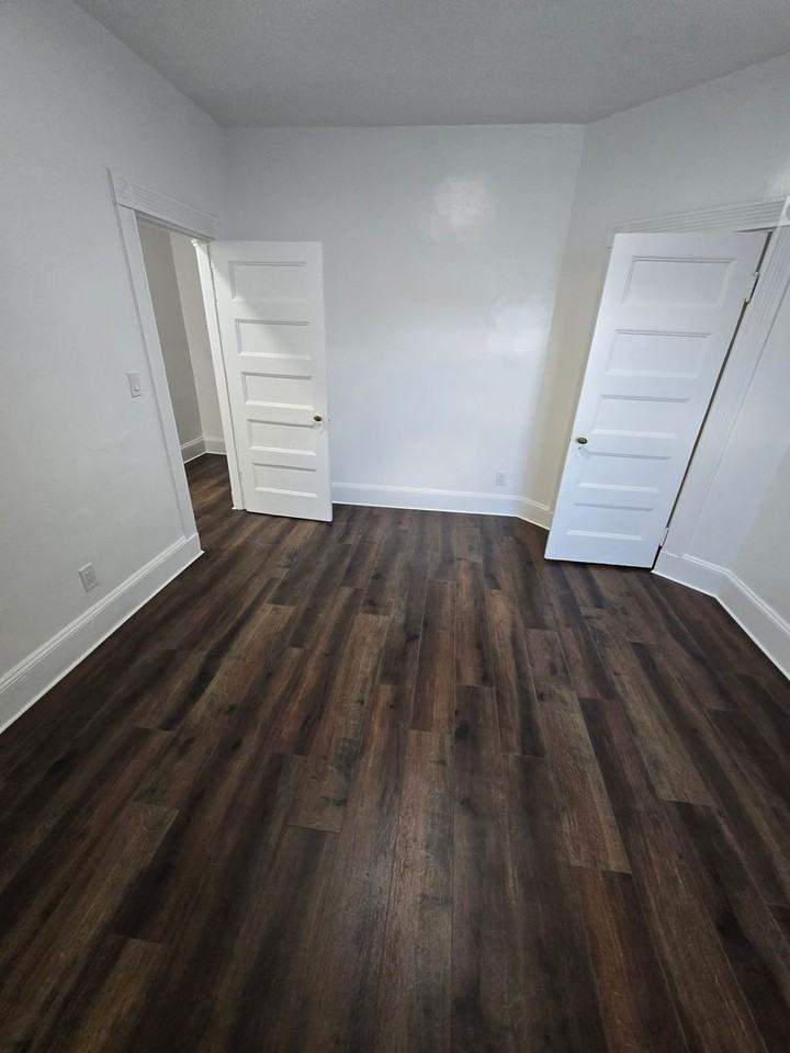 239 Harvard Ave - Photo 2 of 8