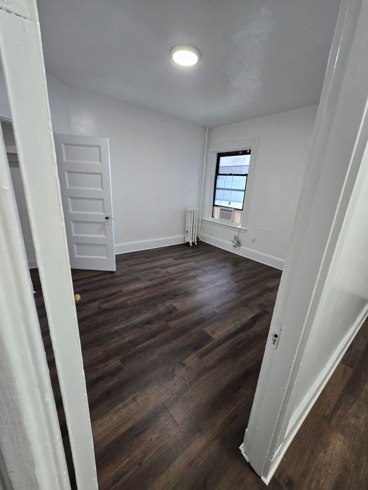 239 Harvard Ave - Photo 3 of 8