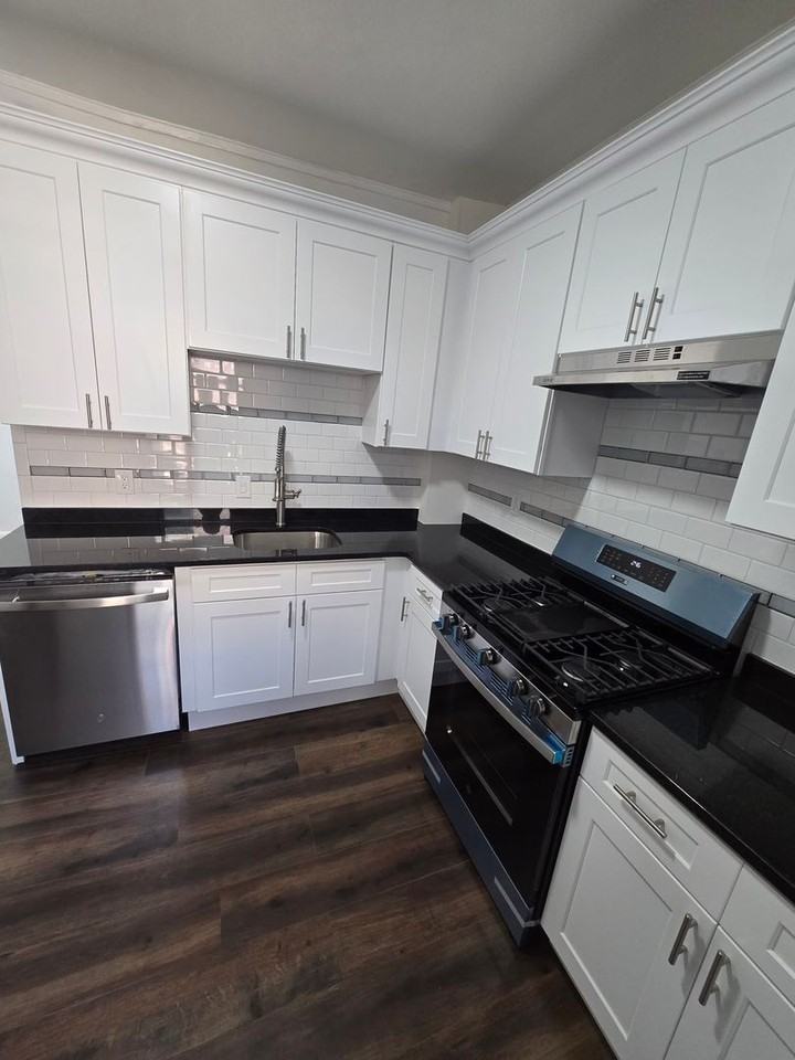 239 Harvard Ave - Photo 5 of 8