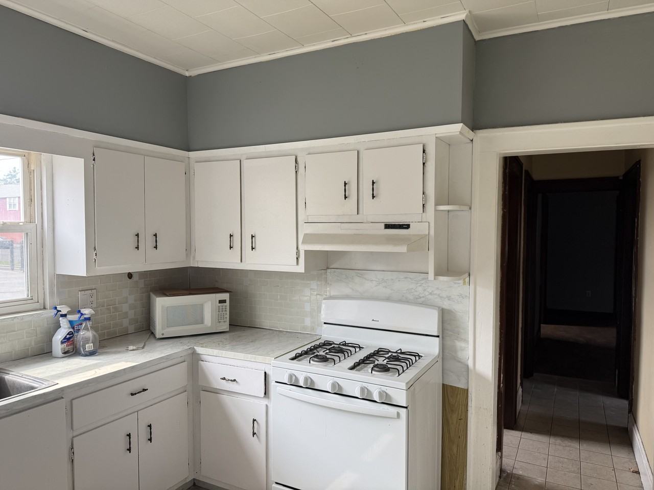 91 Guilden St #1 - Photo 4 of 10