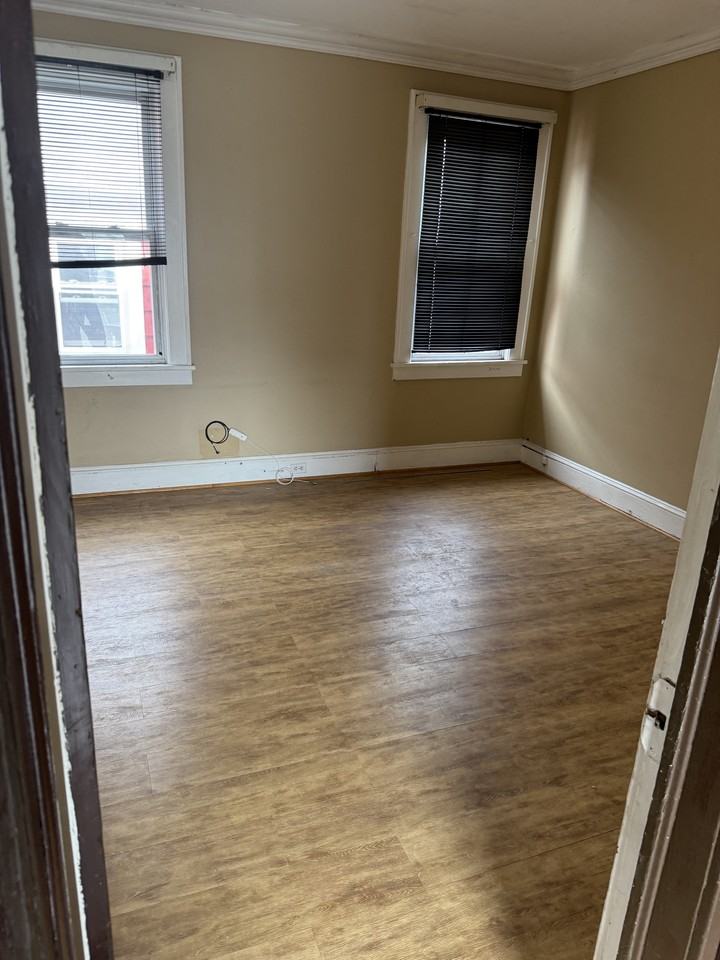 91 Guilden St #1 - Photo 6 of 10