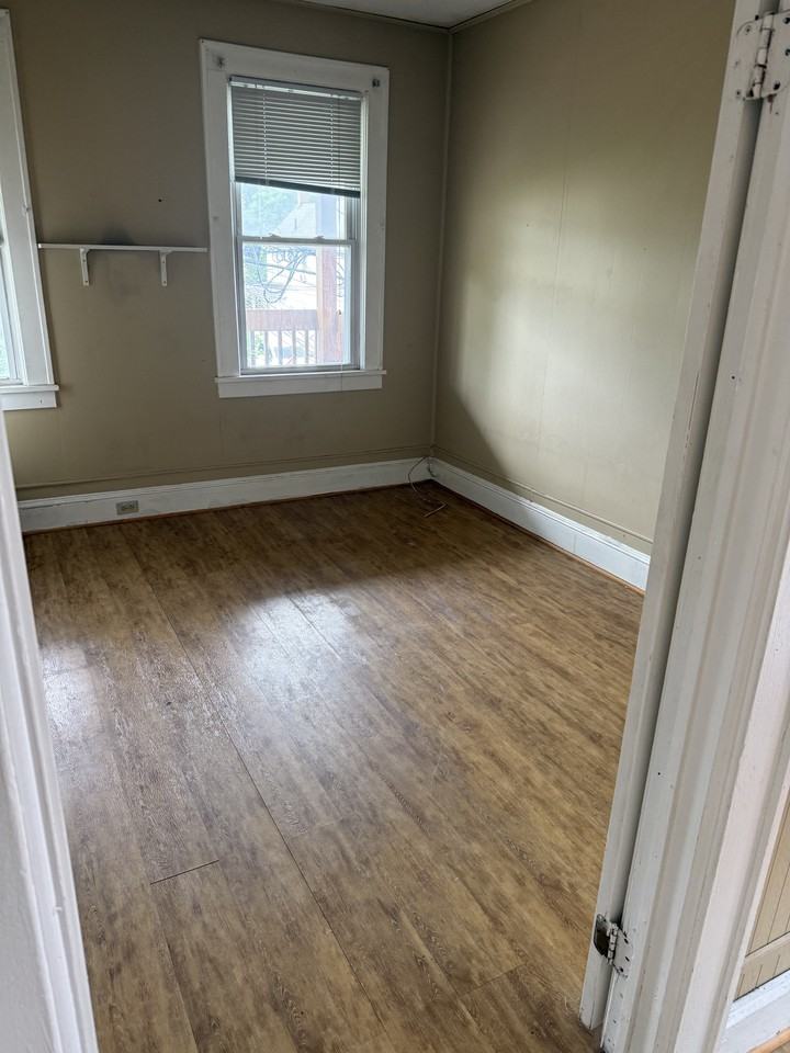 91 Guilden St #1 - Photo 7 of 10