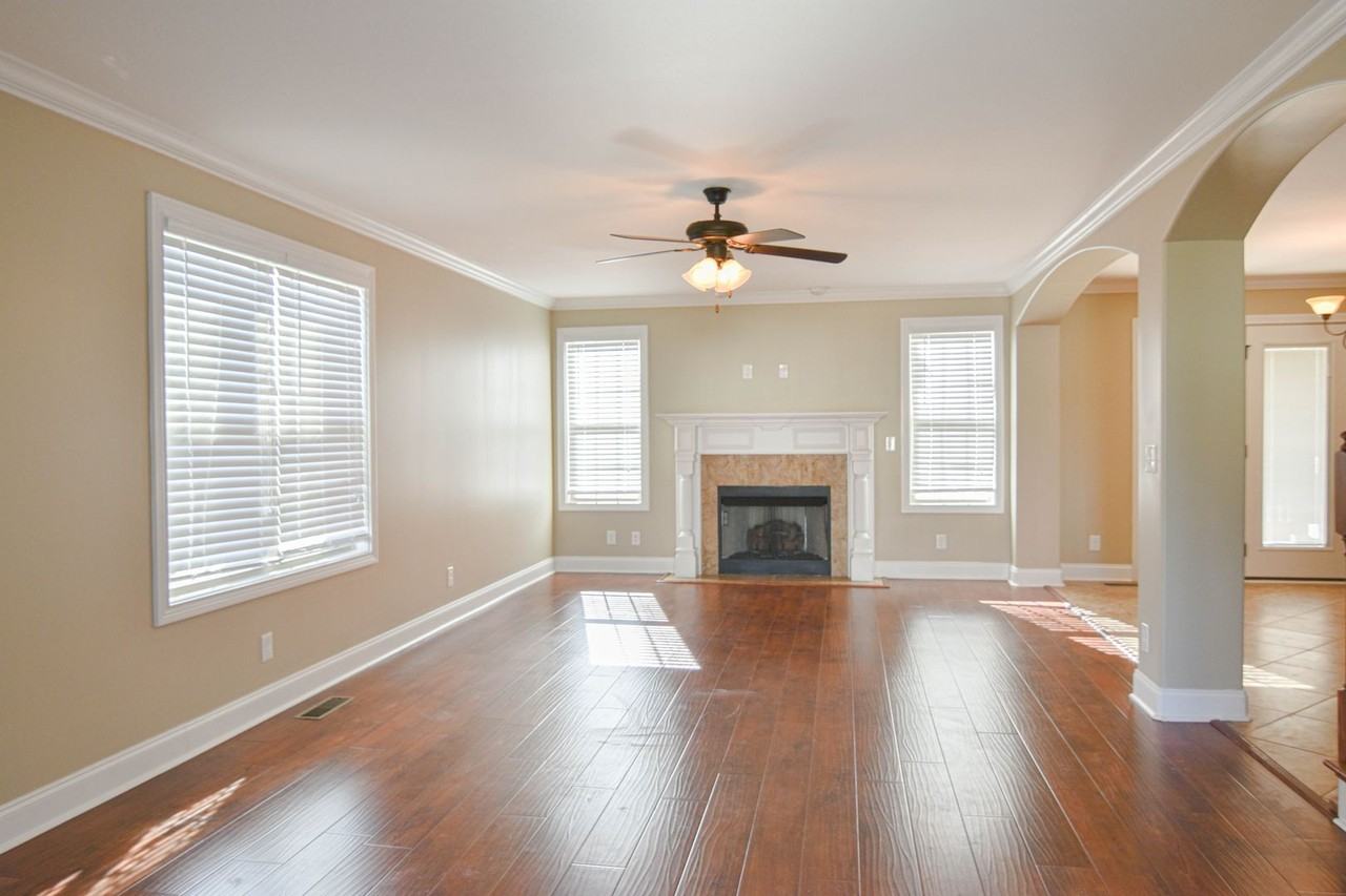 3640 Fox Tail Dr - Photo 2 of 16