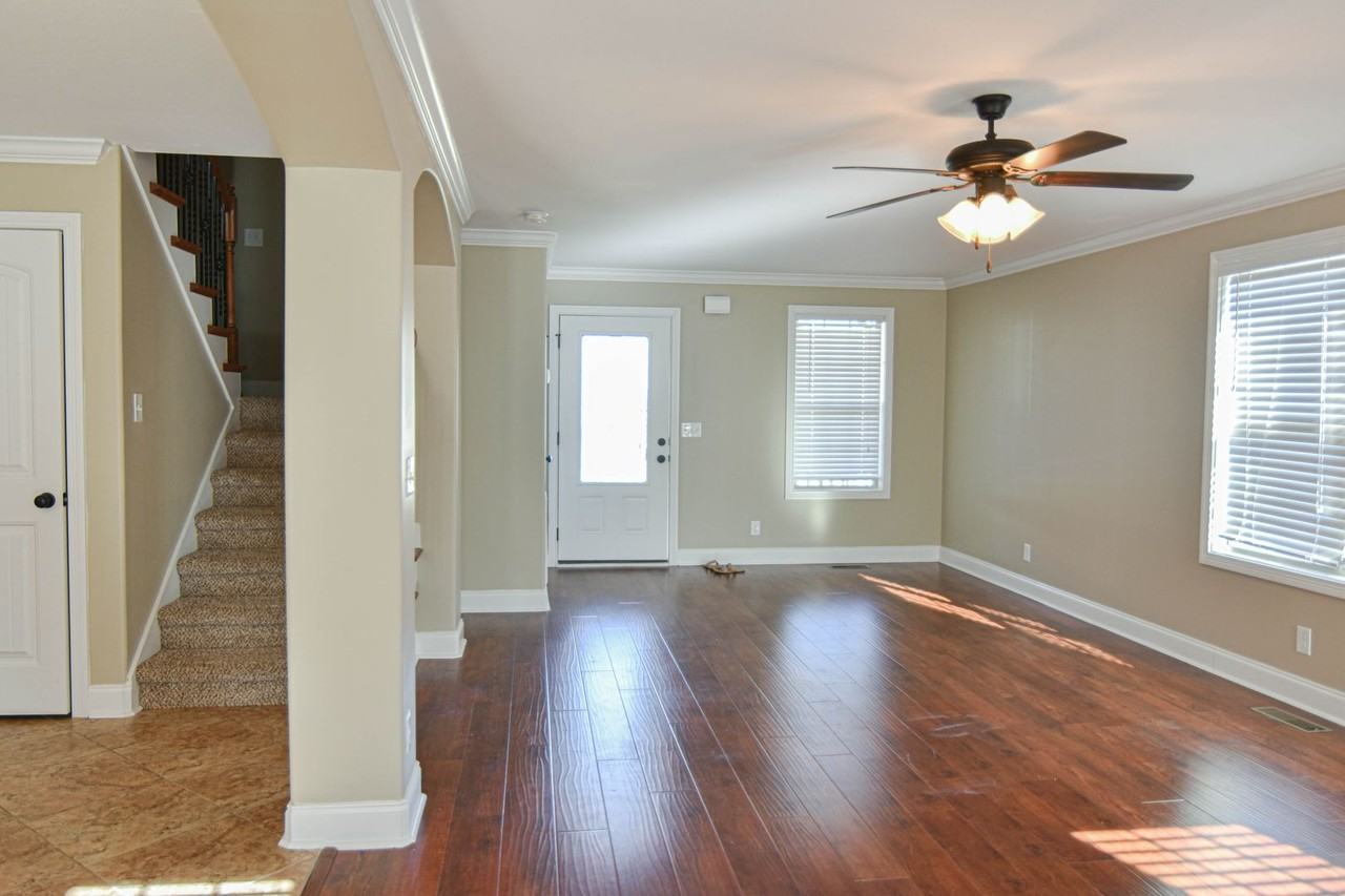 3640 Fox Tail Dr - Photo 3 of 16
