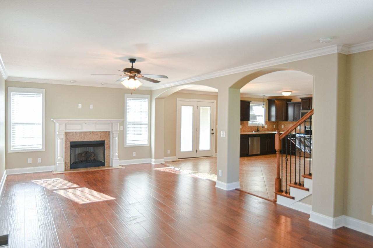 3640 Fox Tail Dr - Photo 4 of 16