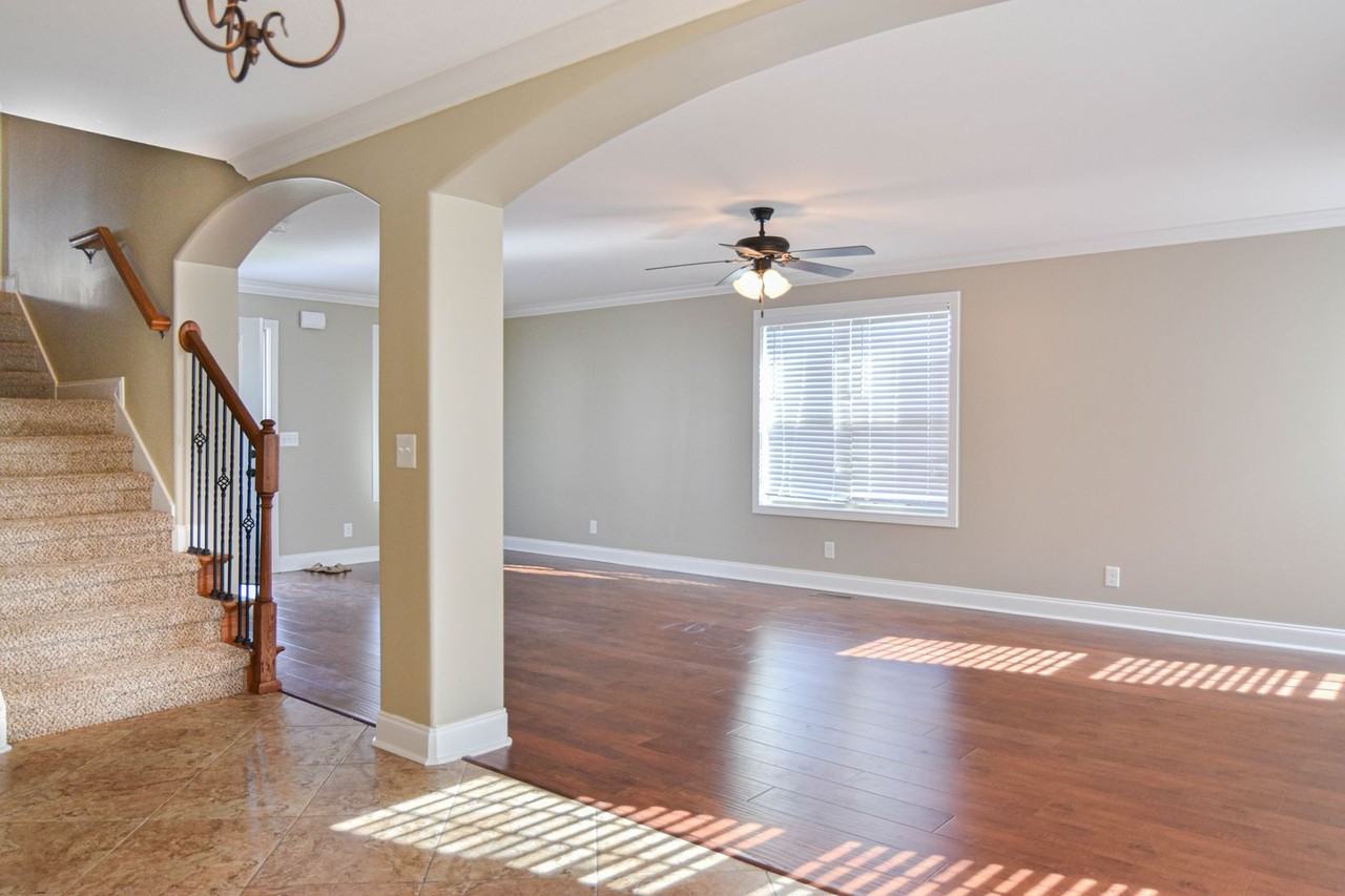 3640 Fox Tail Dr - Photo 5 of 16