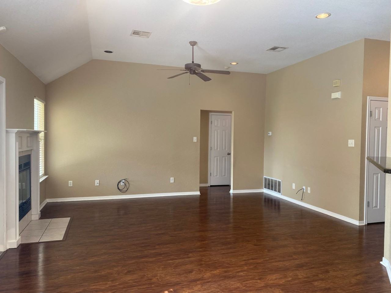 921 Westway Dr - Photo 2 of 24