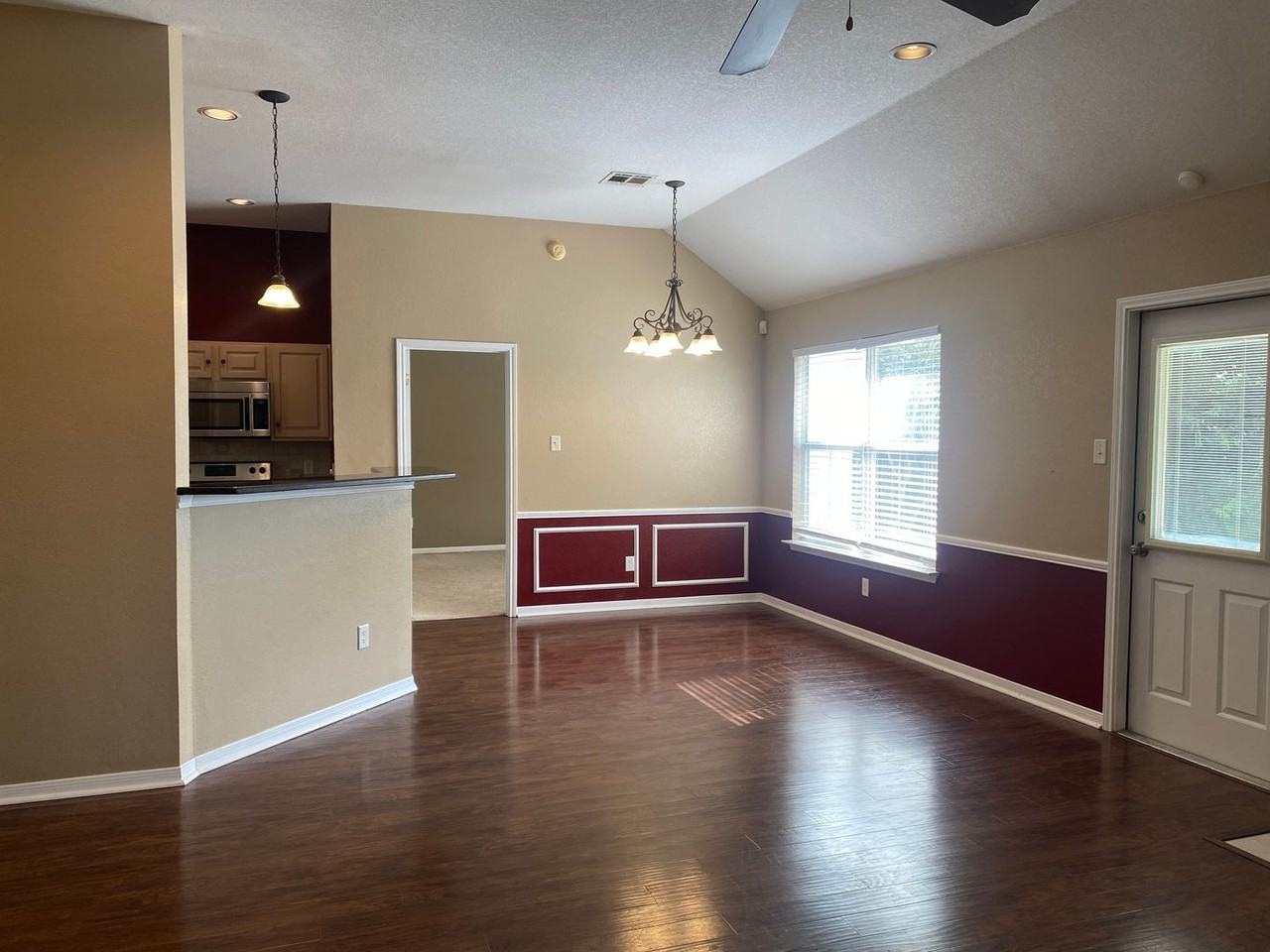 921 Westway Dr - Photo 4 of 24