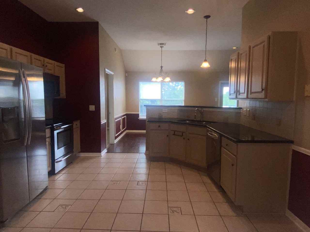921 Westway Dr - Photo 5 of 24