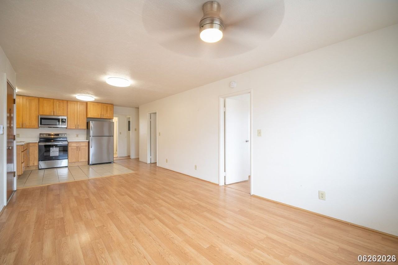 1725 Olona Ln - Photo 3 of 23