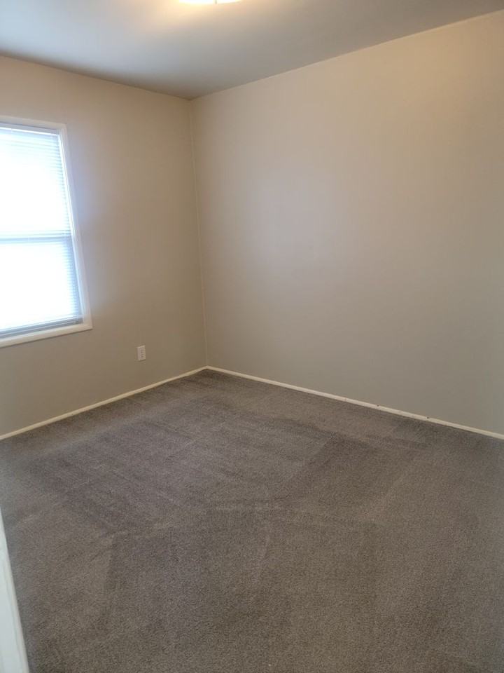 11005 Yakima Ave S - Photo 5 of 11