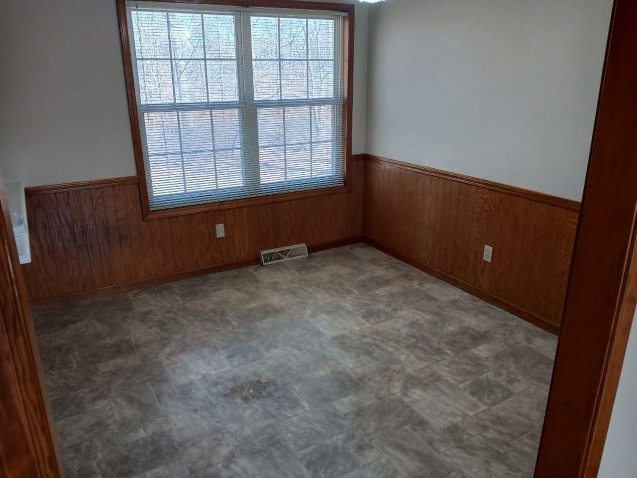 5102 Charm Ridge Dr - Photo 4 of 10