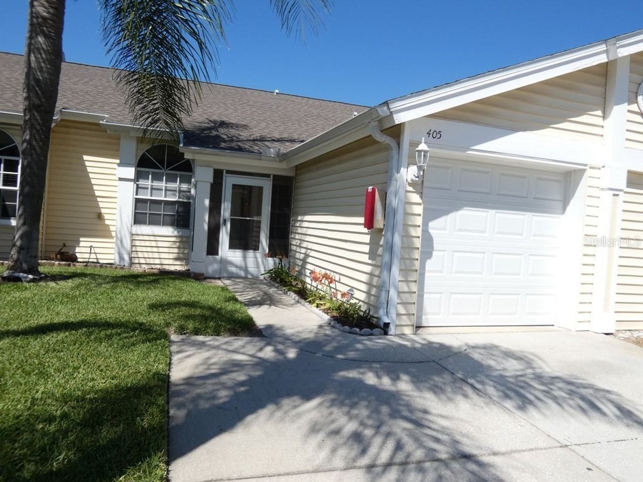 1050 Starkey Rd #405